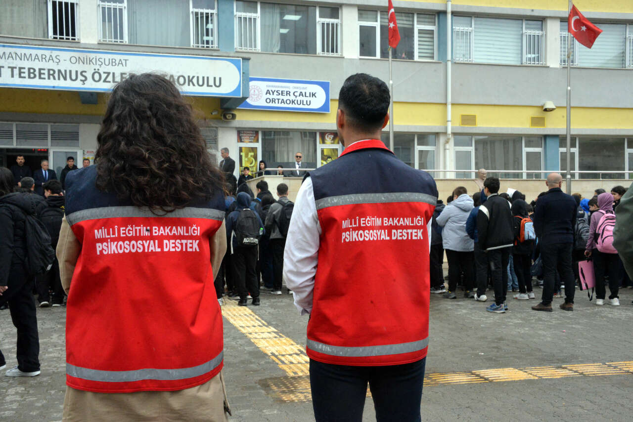 9 kişiye mezar olan Ayser Çalık Ortaokulu, yeni binasında eğitime başladı 5